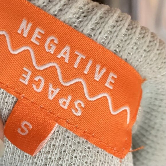 Negative Space Hoodie Size Small Beige Cream Sweatshirt Pockets Womens - Picture 3 of 5